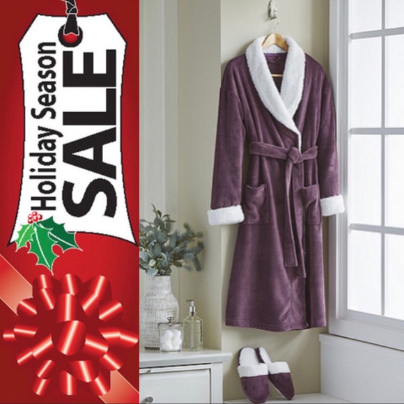 Alcove Other - ❌Sold❌ 🎁🎄Robe & Slipper Set 🎄🎁